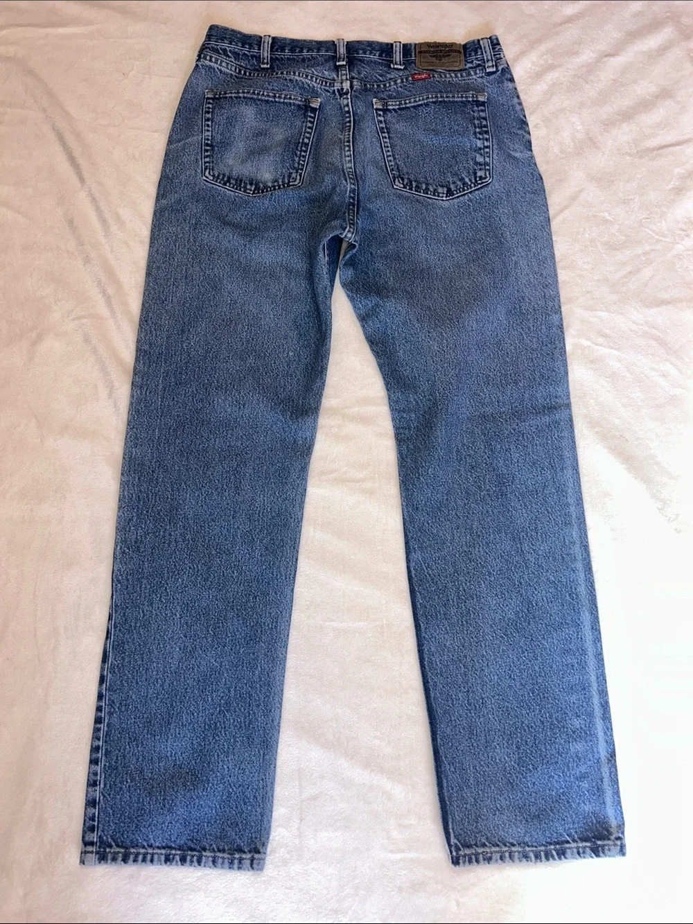 Wrangler Men’s Straight Jeans in Classic Blue Denim